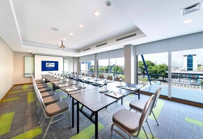 ホテル Holiday Inn Express Jakarta Matraman, An Ihg