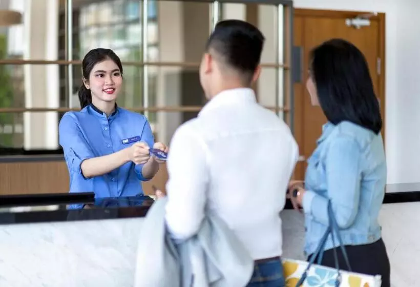 ホテル Holiday Inn Express Jakarta Matraman, An Ihg