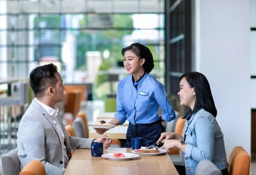 ホテル Holiday Inn Express Jakarta Matraman, An Ihg