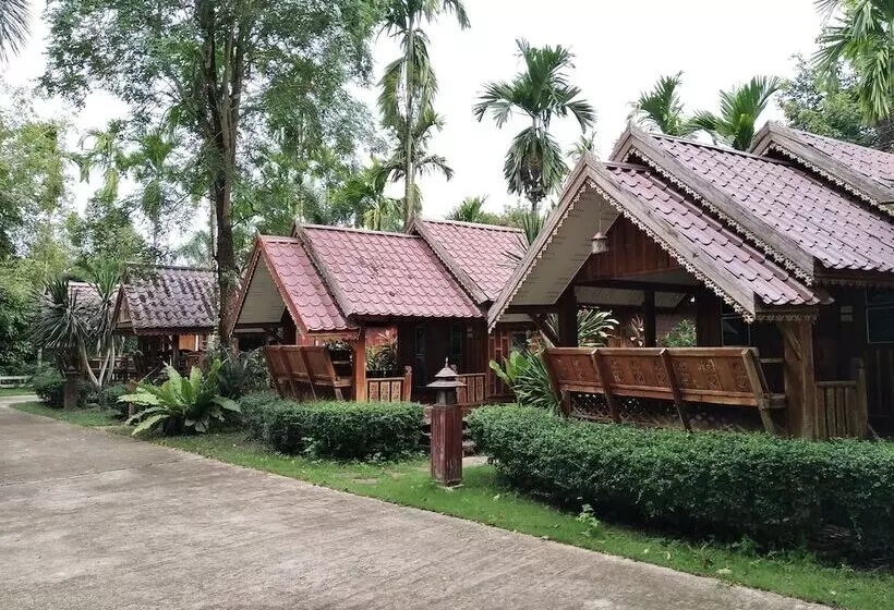 ホテル Phetsangsom Resort