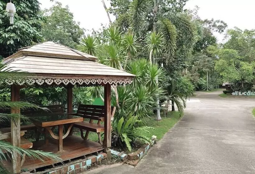 ホテル Phetsangsom Resort