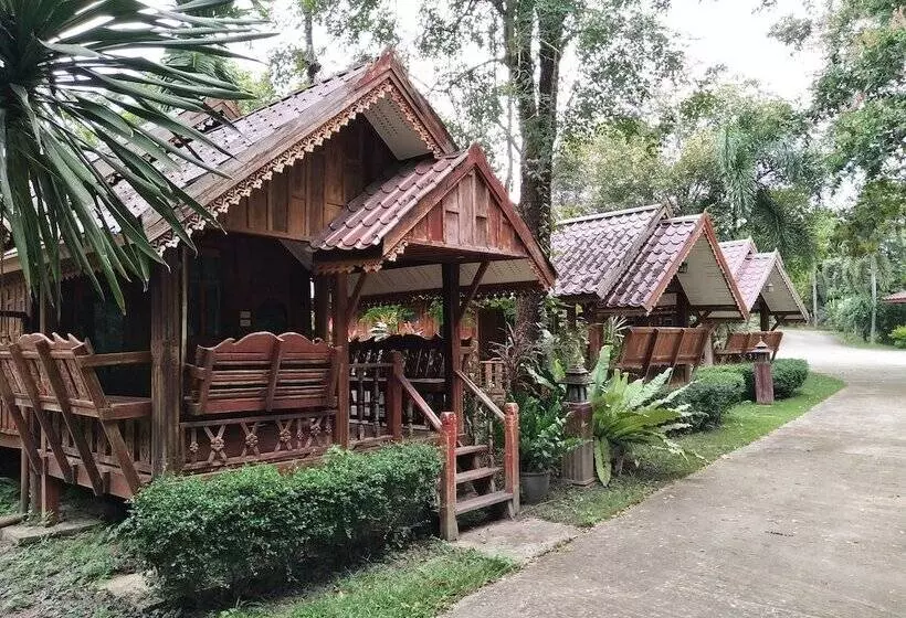 ホテル Phetsangsom Resort