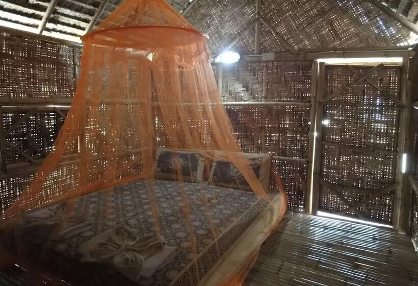 هتل Varin Village