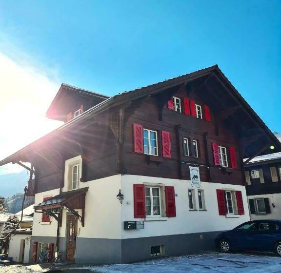 צימר Adventure Guesthouse Interlaken