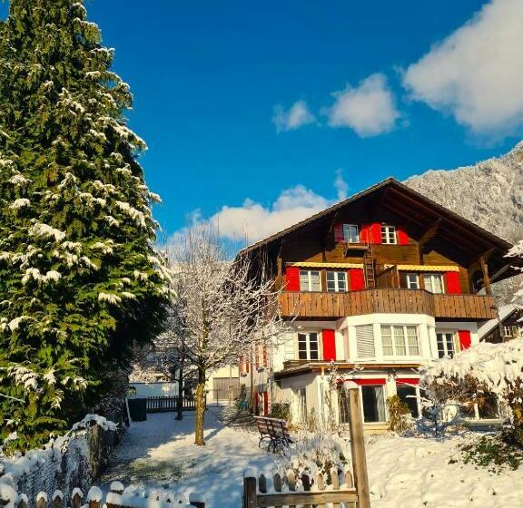 צימר Adventure Guesthouse Interlaken