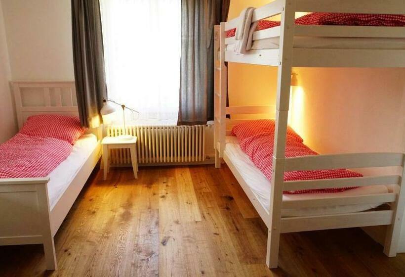 צימר Adventure Guesthouse Interlaken