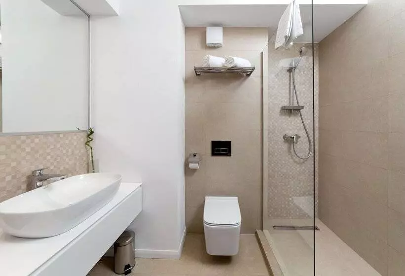 هتل Athina Suites