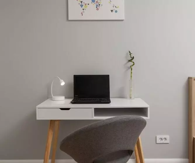 هتل Athina Suites