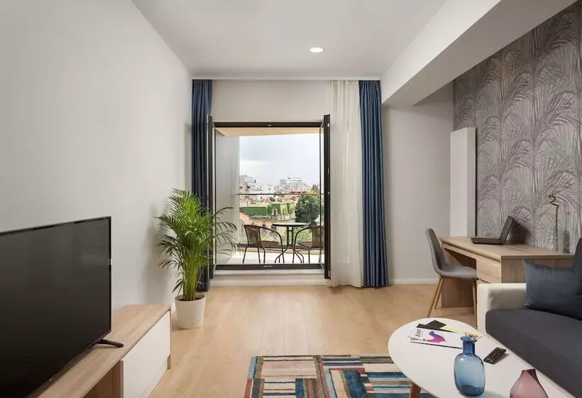 هتل Athina Suites