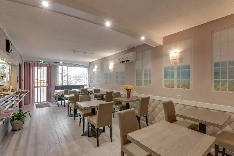 The Originals Access, Hotel Thouars