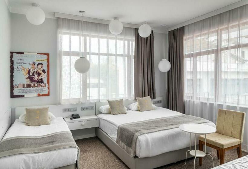 Delight Deluxe Hotel & Spa