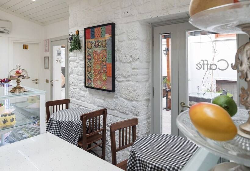 Delight Deluxe Hotel & Spa