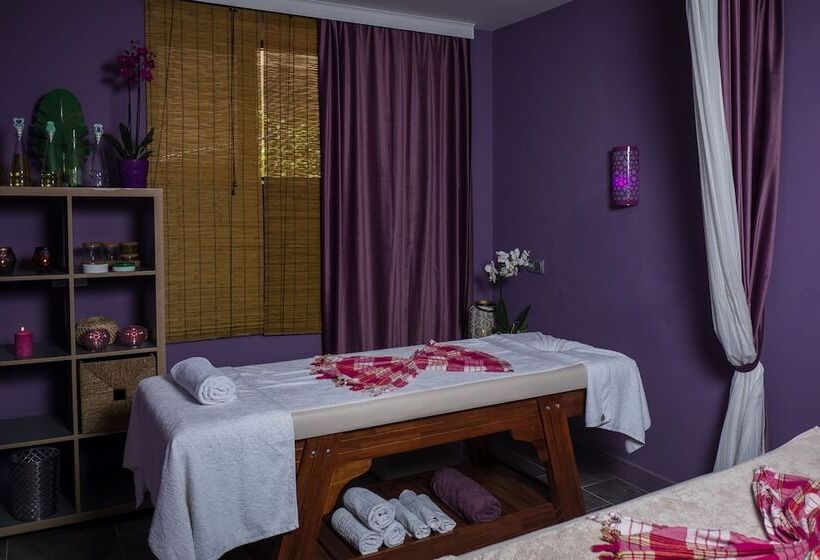 Delight Deluxe Hotel & Spa