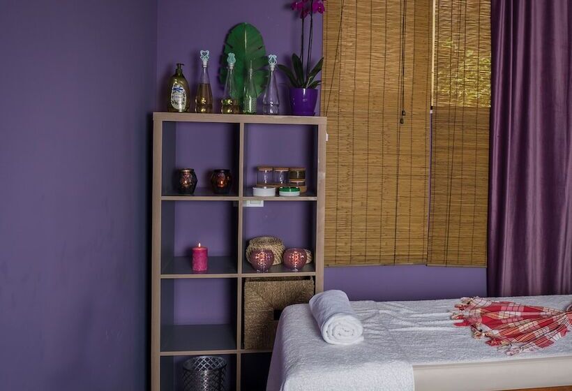 Delight Deluxe Hotel & Spa