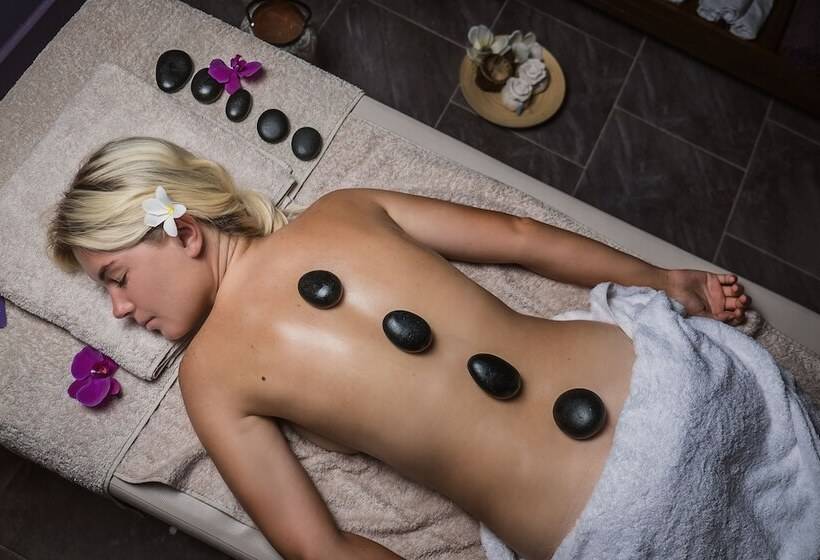 Delight Deluxe Hotel & Spa