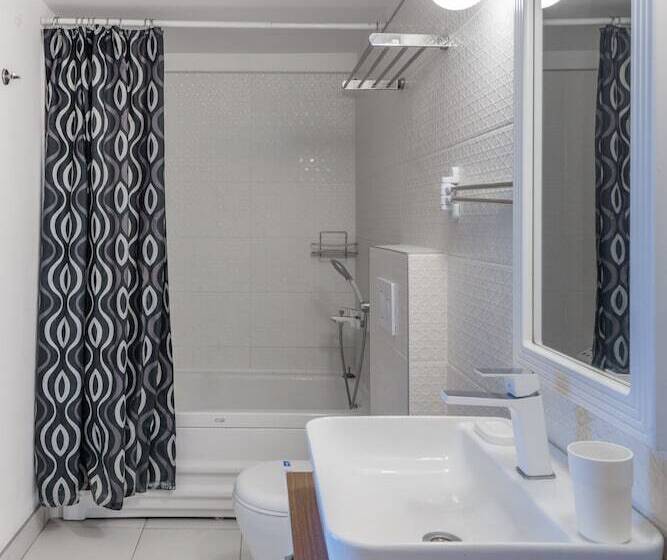 Delight Deluxe Hotel & Spa