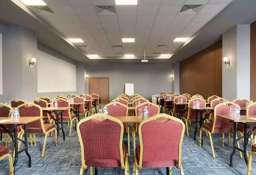 ホテル Hawthorn Suites By Wyndham Cerkezkoy