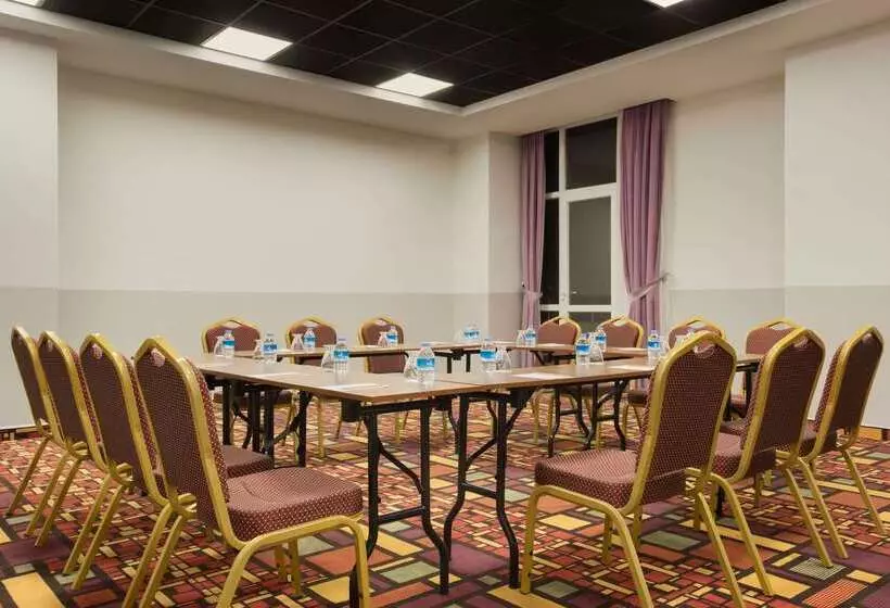 ホテル Hawthorn Suites By Wyndham Cerkezkoy