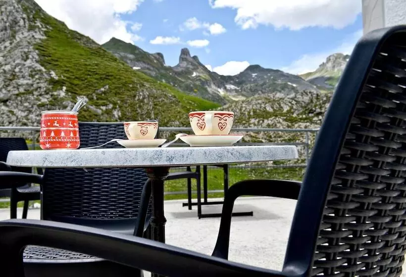 هتل Hôtel Du Pourtalet