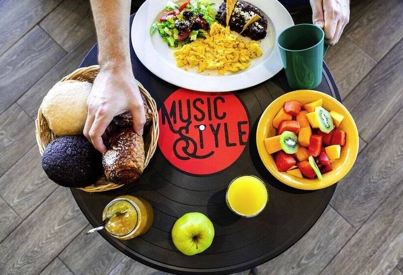 ホテル Ibis Styles Merida Galerias