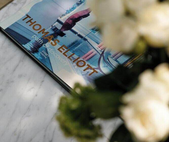 ホテル Kanvaz Village Resort Seminyak