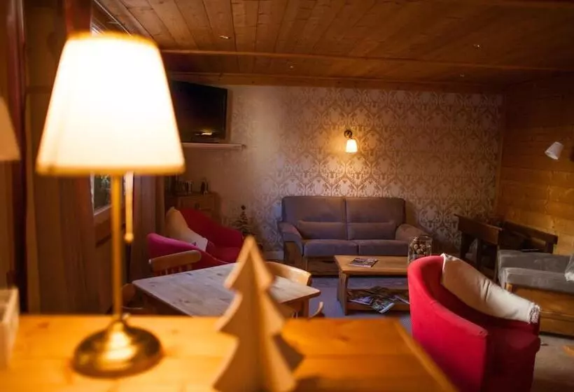 ホテル Logis Hôtel Les Arobiers