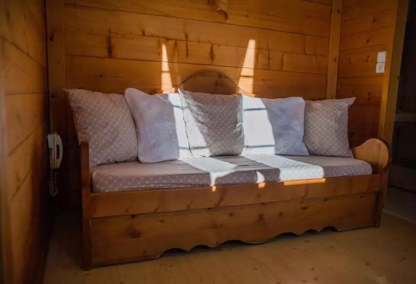 ホテル Logis Hôtel Les Arobiers