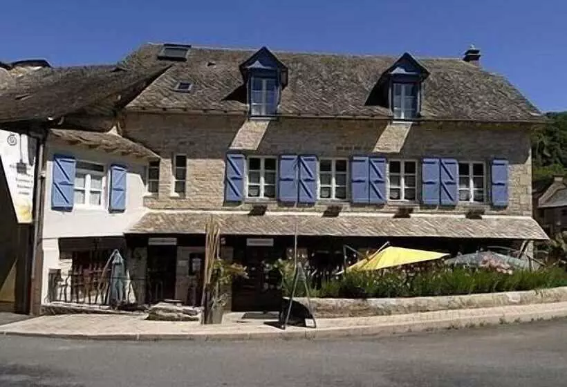 ホテル Logis Hôtel Restaurant L Auberge Du Chateau