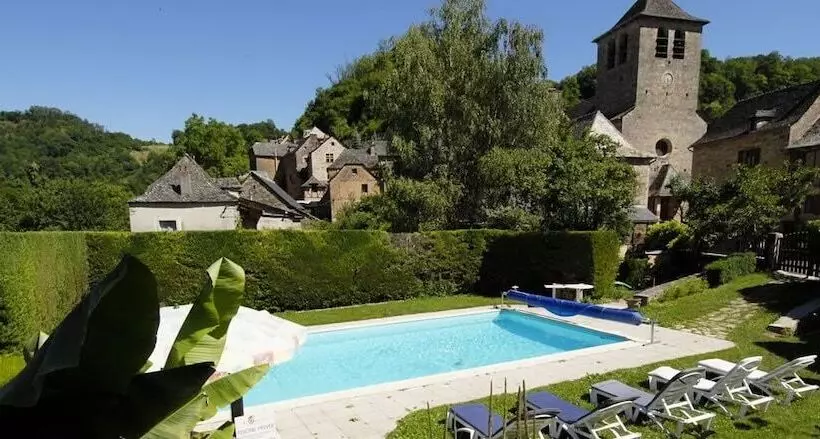 ホテル Logis Hôtel Restaurant L Auberge Du Chateau