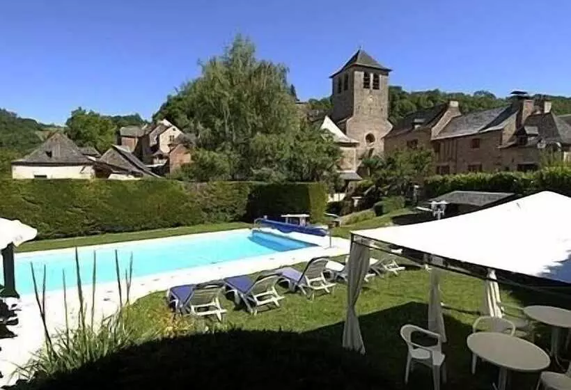 ホテル Logis Hôtel Restaurant L Auberge Du Chateau