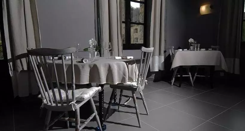 ホテル Logis Hôtel Restaurant L Auberge Du Chateau