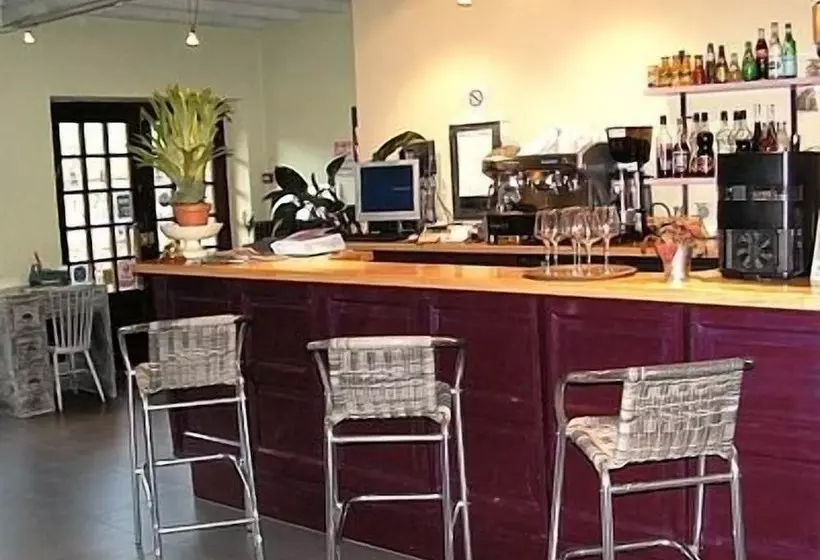 ホテル Logis Hôtel Restaurant L Auberge Du Chateau