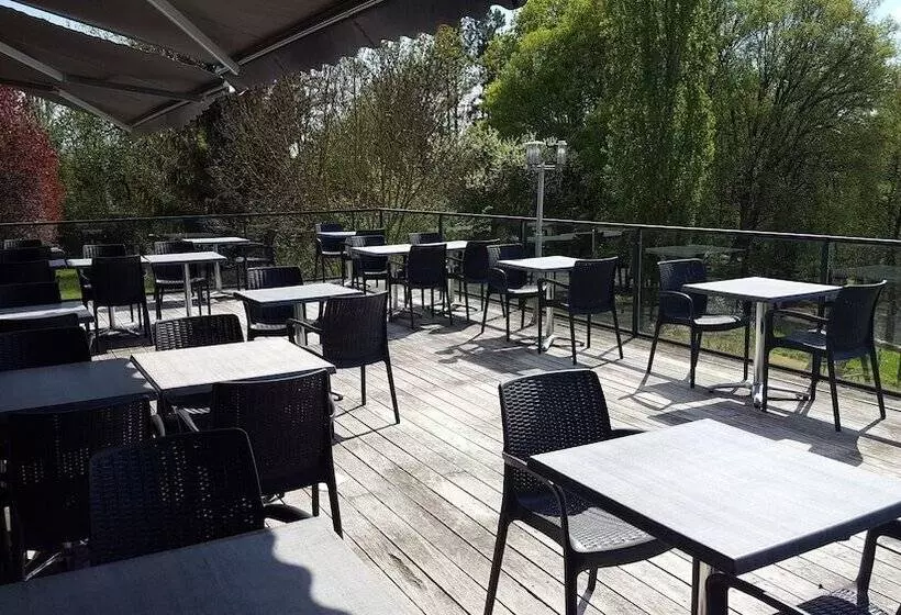 Hotelli Logis Le Cadusia