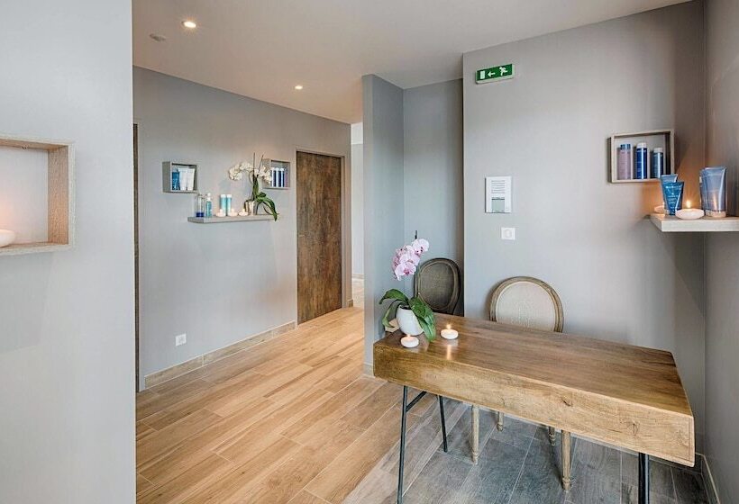 فندق Logis Le Cadusia