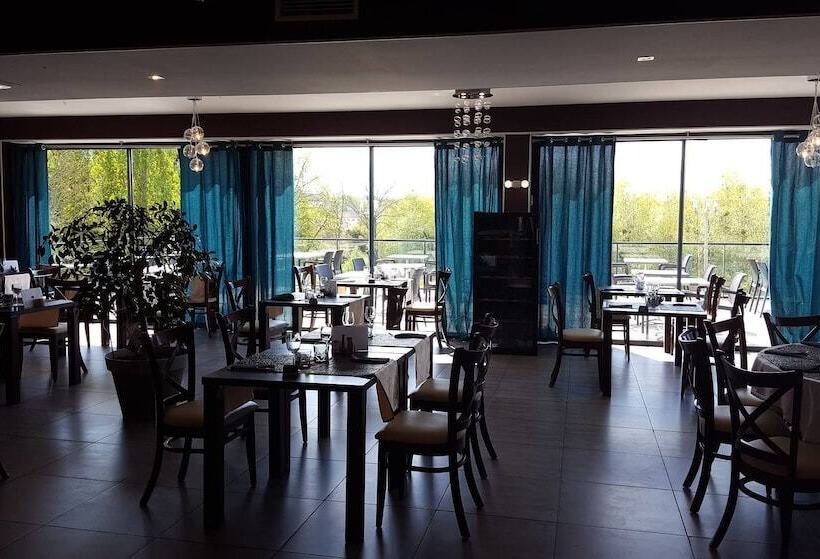 فندق Logis Le Cadusia