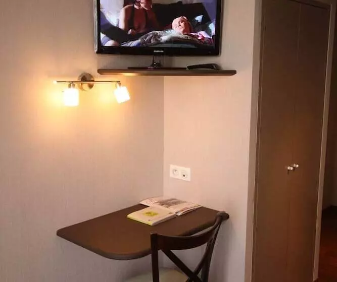 Hotelli Logis Le Cadusia