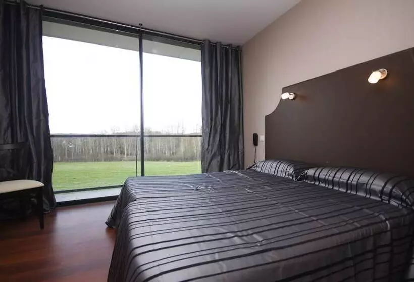 Hotelli Logis Le Cadusia