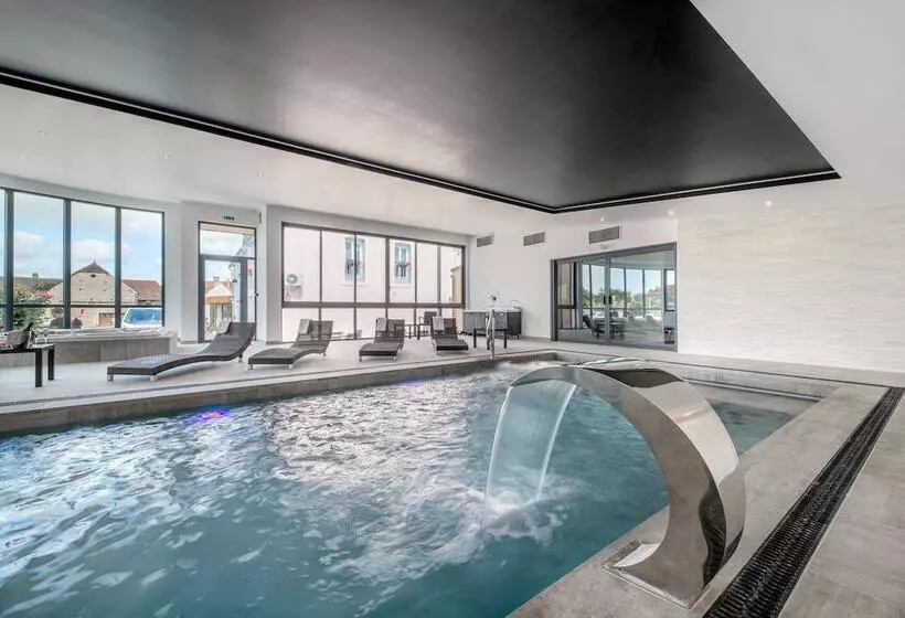 Hotelli Logis Le Cadusia