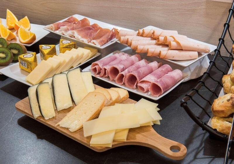 בית מלון כפרי Mercure Paris Pont De Levallois Neuilly