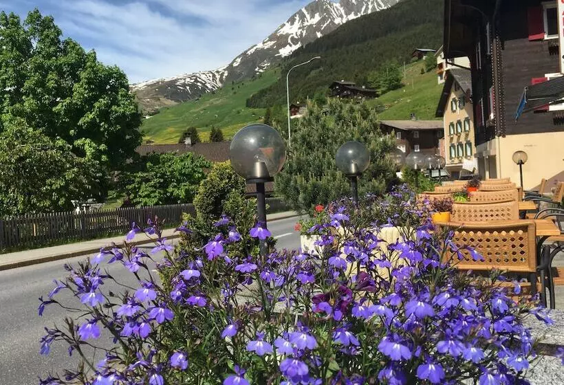 Hotelli Mountain Lodge Sedrun