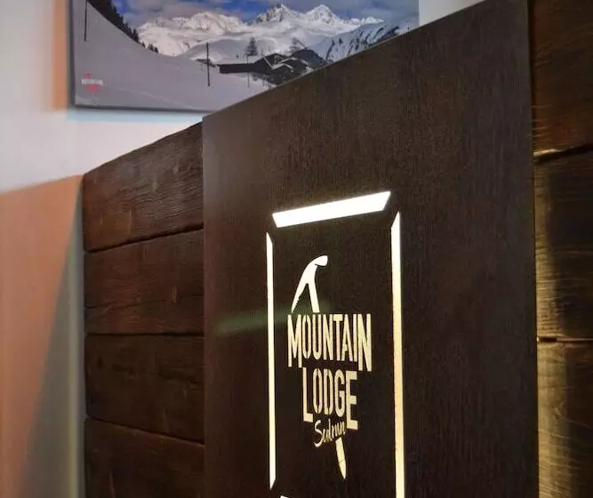 Hotelli Mountain Lodge Sedrun