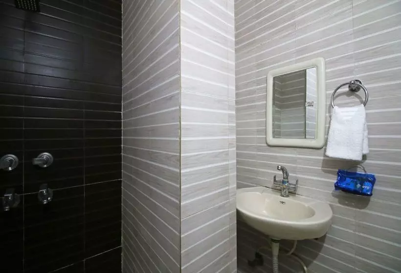 OYO 18997 Hotel Km International