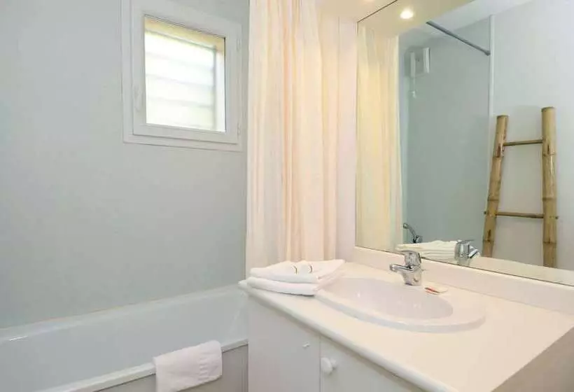 ホテル Résidence Odalys Les Bains D Avène