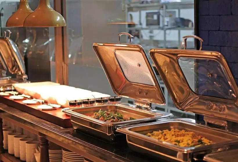 هتل Aksorn Rayong, The Vitality Collection   Sha Plus