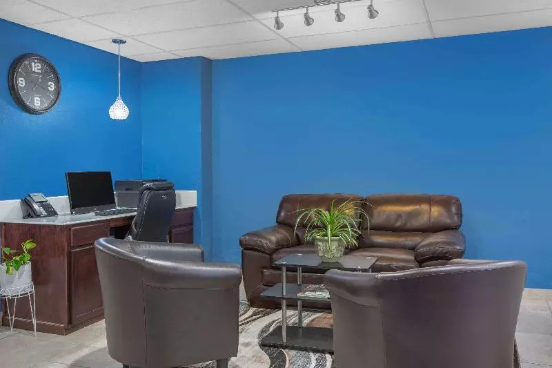 Hotelli Baymont By Wyndham Roseburg