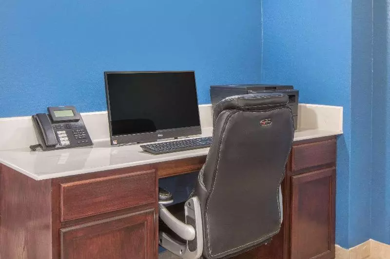 Hotelli Baymont By Wyndham Roseburg