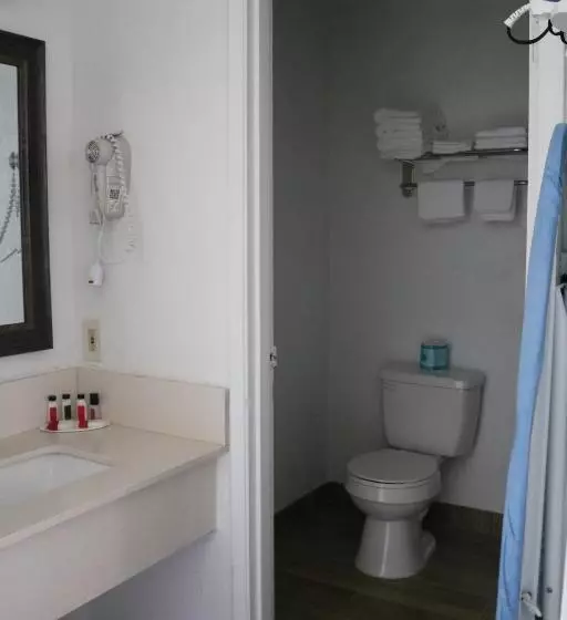 Hotelli Baymont By Wyndham Roseburg