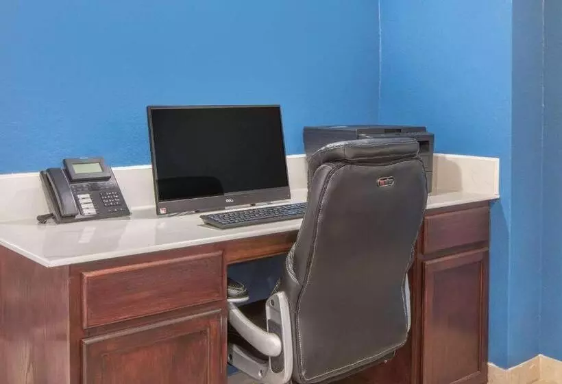 Hotelli Baymont By Wyndham Roseburg