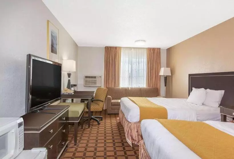 Hotelli Baymont By Wyndham Roseburg