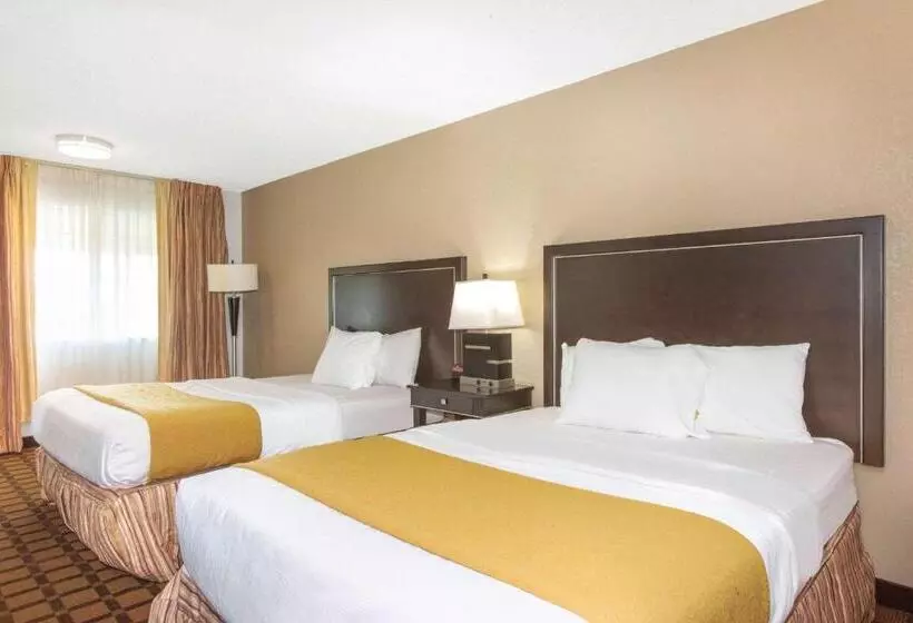 Hotelli Baymont By Wyndham Roseburg